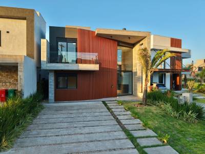 Casa em Condomínio 4 dormitórios para venda, Centro em Xangri-lá | Ref.: 22191