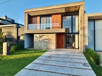 Casa em Condomínio 4 dormitórios para venda, Centro em Xangri-lá | Ref.: 23507